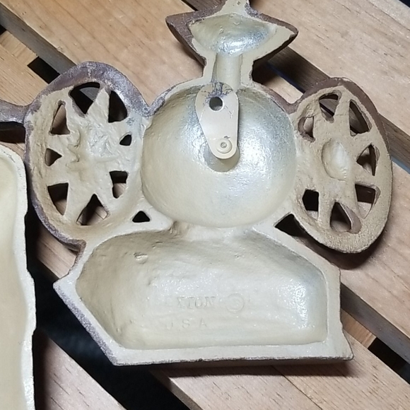 1970s Sexton Cast Iron Wall Decor 2 piece set - Picture 4 of 5